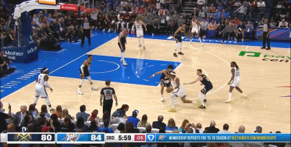 出色攻防！布劳恩帽掉亚历山大三分 转换接威少助攻上篮打进