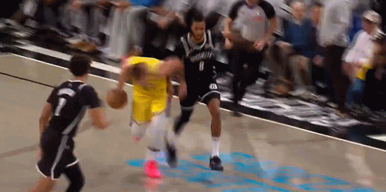 搓澡师傅级别的防守！东契奇多次遭遇包夹贴身防守 失误多略沮丧