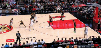 一气呵成！杰伦-格林突破急停 转身后仰跳投丝滑命中