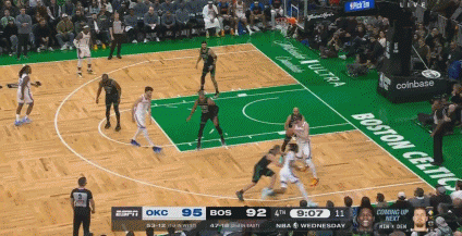 白帝！怀特篮下奋力起跳大帽切特 回头又飙中底角三分