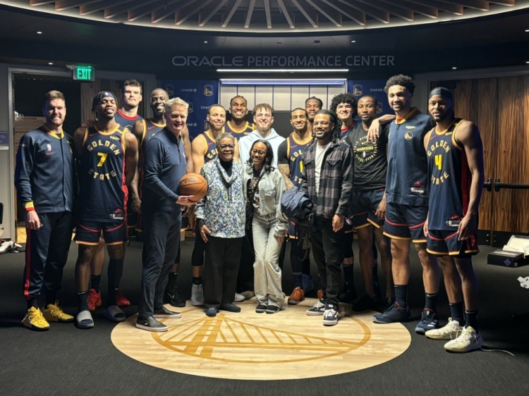 科尔谈阿特尔斯妻子将比赛球交给自己：美妙时刻 感恩这里的一切